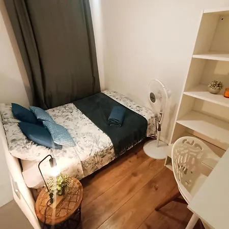 Sharing Flats In Gotico