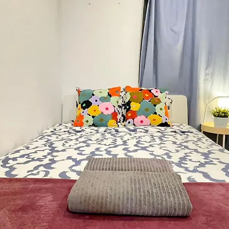 Sharing Flats In Gotico بيت شباب *