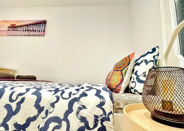 Sharing Flats In Gotico